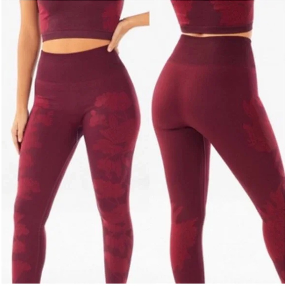 FABLETICS Seamless High Waisted Jacquard Cranberry Floral Leggings Size Medium